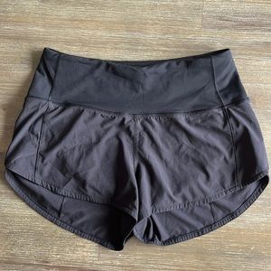 Lululemon low rise speed up shorts size 4 black